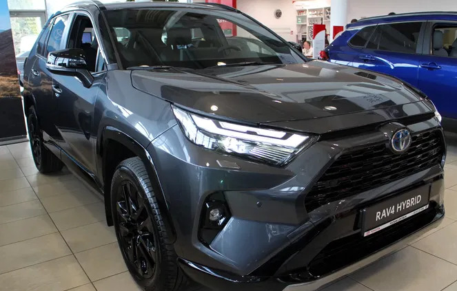 samochody osobowe Toyota RAV4 cena 213500 przebieg: 5, rok produkcji 2024 z Staszów